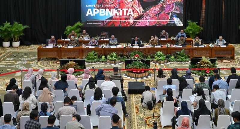 Menkeu: Bea Cukai Gagalkan Peredaran 11 Juta Batang Rokok Ilegal