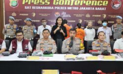 Pasutri Nekat jadi Kurir Sabu Lintas Provinsi