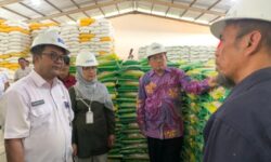 Kendalikan Inflasi Balikpapan, Kemenko Perekonomian Minta Percepat Distribusi Beras Bulog