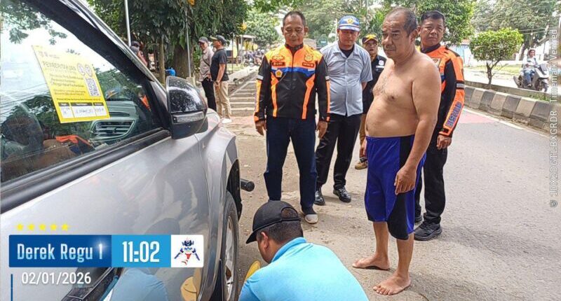 Meresahkan, Dishub Samarinda Gembosi Ban Empat Kendaraan Parkir Sembarangan