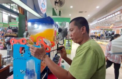 Cerita Puji Berjualan Es Salju 19 Tahun di Tengah Sengitnya Persaingan Ragam Minuman di Samarinda