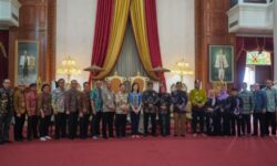 Deputi Gubernur Bank Indonesia Filianingsih Hendarta Kunjungi Sultan Kutai Kartanegara