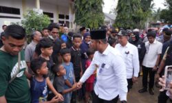 Rudy Mas’ud Serahkan Bantuan Masyarakat Kaltim Rp2,8 Miliar ke Korban Banjir Bandang di Aceh