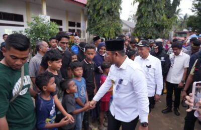 Rudy Mas’ud Serahkan Bantuan Masyarakat Kaltim Rp2,8 Miliar ke Korban Banjir Bandang di Aceh
