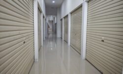 Fenomena Global di Balik Sepinya Pasar Tangga Arung Square