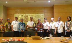 Gubernur Kaltara Minta AirAsia Buka Rute Penerbangan Tarakan – Tawau