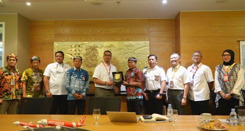 Gubernur Kaltara Minta AirAsia Buka Rute Penerbangan Tarakan – Tawau