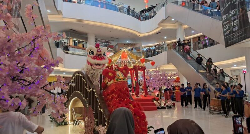 Atraksi Barongsai Pukau Pengunjung Festival Big Lunar di Bigmall Samarinda