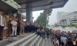 Wali Kota Andi Harun Janji Semua Pemilik SKTUB Dapat Lapak di Pasar Pagi