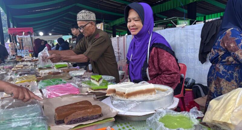 Kisah Inur 20 Tahun Berdagang Amparan Tatak dari Resep Turun Temurun