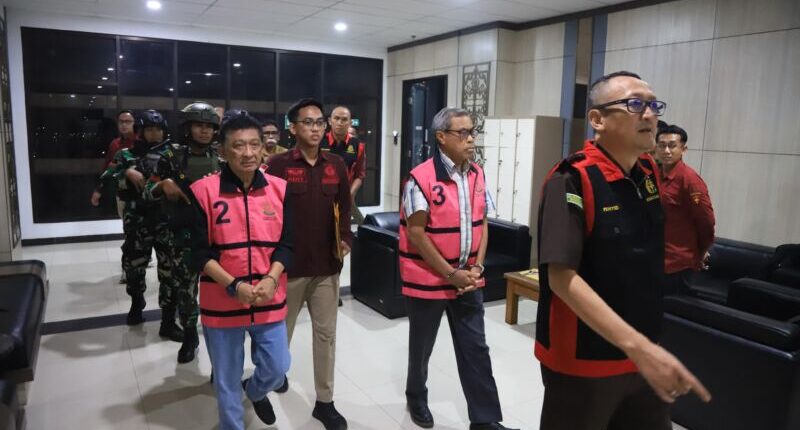 Terbitkan IUP OP Batubara di Lahan Transmigrasi, Kejati Kaltim Tahan Dua Mantan Kadistamben Kutai Kartanegara