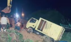 Pick-up dan Truk Tenggelam Bersama Kapal Fery “Fatimah 2” di Penyeberangan Sebulu