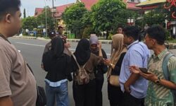 Ricuh Pascavonis Muzaiyin Ardhi El-Bagiz Membuat Pelupuk Mata Wartawan Memar