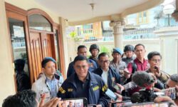 Polisi Sita Emas Batangan Dari Toko Semar