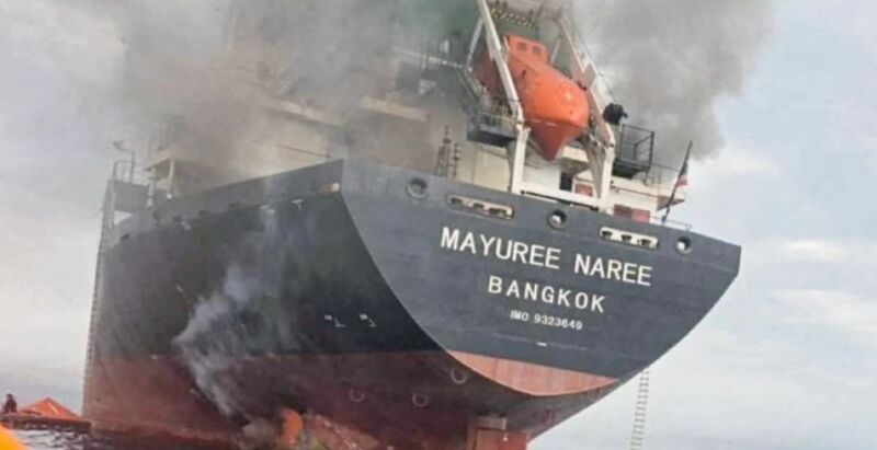 Kisah para Awak Kapal yang Terjebak di Perairan Selat Hormuz