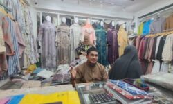 Berkah Idulfitri, Omzet Penjualan Pakaian Jadi di Pasar Pagi Samarinda Naik 60 Persen