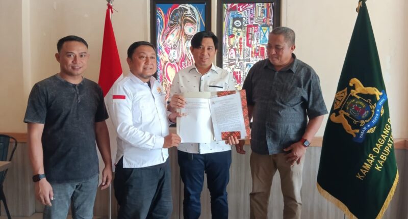 Serahkan Berkas Pendaftaran, Sabri Calon Tunggal Ketua Kadin Nunukan