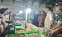 Jelang Lebaran, Pemkab Kukar Monitoring Stok dan Harga Sembako di Pasar Mangkurawang