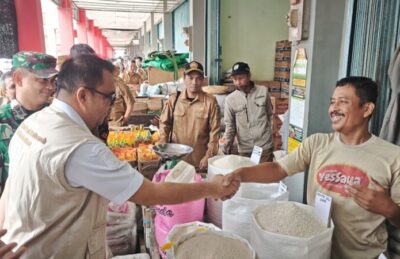 Pedagang Akui Lebih Nyaman Jualan Partai di Pasar Mangkurawang, Penjualan Beras Lokal Ikut Terdongkrak