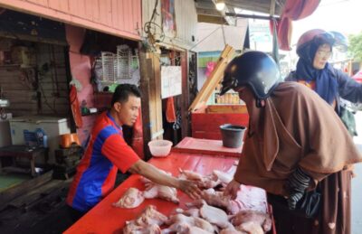 Lonjakan Harga Ayam di Tenggarong Bikin Pedagang Kaget