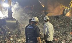 Menteri LH:  Selesaikan Akar Masalah Sampah Jakarta Agar Tak Ada Lagi Korban