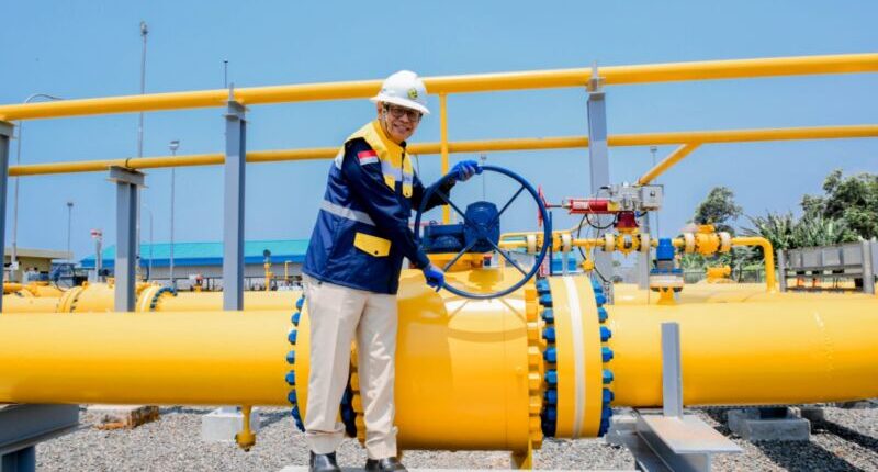 Gas Resmi Mengalir pada Pipa Cirebon-Semarang 2