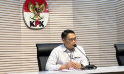 KPK Tetapkan Direktur Maktour dan Ketum Kesthuri Tersangka Korupsi Kuota Haji