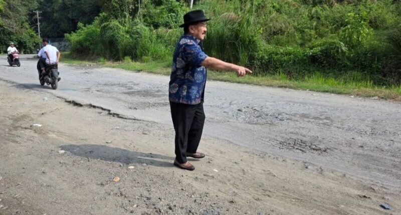 Pemerintah Pusat dan Daerah Harus Segera Perbaiki Jalan Rusak