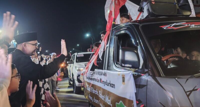 Meriah! Kendaraan Hias dan Takbir Menggema di Jalan KH Dewantara