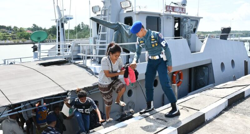 TNI AL Gagalkan Penyelundupan 14 WNI asal NTT ke Malaysia