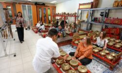 Workshop Budaya Indonesia bagi Pengajar Bahasa Indonesia di Australia Barat