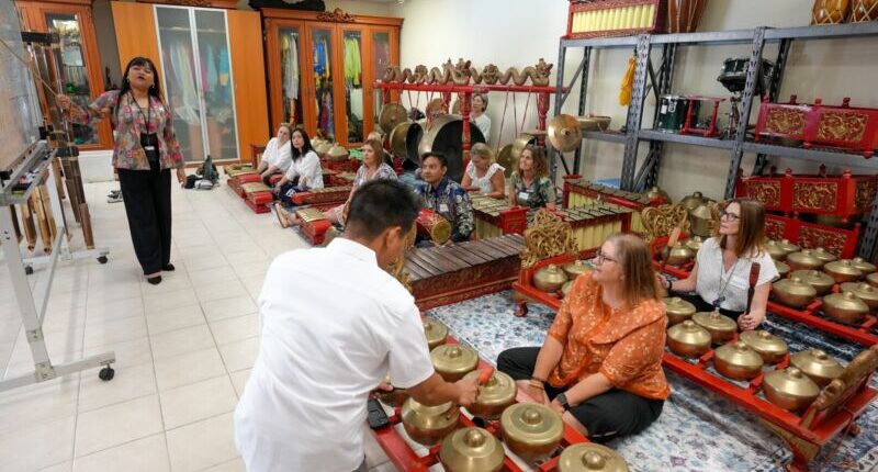 Workshop Budaya Indonesia bagi Pengajar Bahasa Indonesia di Australia Barat