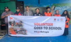 Peringati HKBN, Relawan Rumah Zakat dan BPBD Samarinda Edukasi Siswa SD Lewat “Volunteer Goes to School”