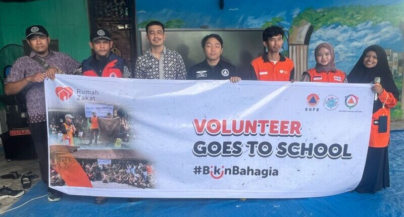 Peringati HKBN, Relawan Rumah Zakat dan BPBD Samarinda Edukasi Siswa SD Lewat “Volunteer Goes to School”