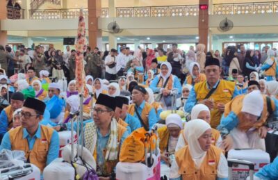 Diiringi Pesan Disiplin dan Doa Buat Daerah, 360 Jemaah Haji Balikpapan Berangkat ke Tanah Suci