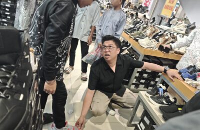 Dipanggil “Mas”, Cerita Hangat Anak LKSA Belanja Bareng Rendi Solihin