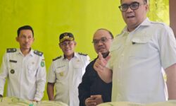 Banjir 5 Bulan Rendam Sawah Rapak Lambur, Ratusan Petani Gagal Panen Kini Terima Bantuan Bupati Kukar!