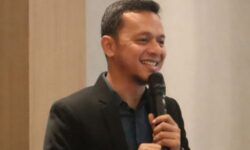 Ahli Bahasa Ajak Masyarakat Kaltim Perkuat Etika Berkomunikasi dan Literasi Media