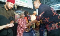 PLN UID Kaltimra Melalui YBM Salurkan 877 Paket Bantuan Untuk Mustahik di Kaltim dan Kaltara