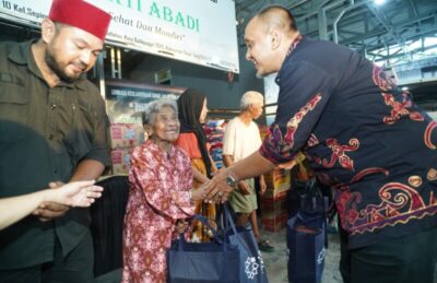 PLN UID Kaltimra Melalui YBM Salurkan 877 Paket Bantuan Untuk Mustahik di Kaltim dan Kaltara