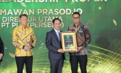 Dirut PLN Raih Penghargaan Green Leadership dan Borong 11 Proper Emas KLH 2025