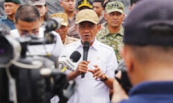 Bahlil Tinjau Langsung Penertiban Tambang Ilegal di Murung Raya