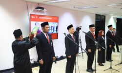 Ketua Dewan Komisioner OJK Lantik Kepala Departemen dan Kepala OJK Daerah