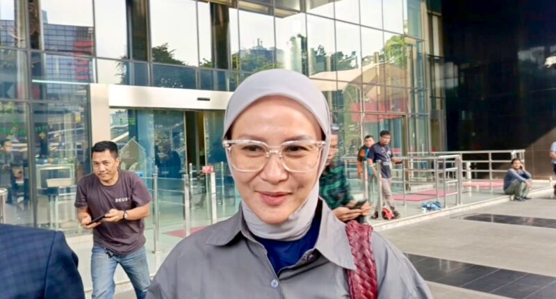 Kasus Bupati Bekasi, Istri Ono Surono Dicecar 16 Pertanyaan oleh KPK