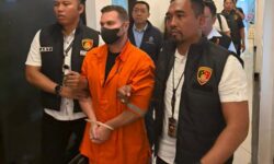 Steven Lyons, Buron Interpol Asal Inggris Ditangkap di Bali