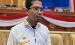 Ismail Serukan Guru Honorer di Samarinda Bergaji Standar UMK