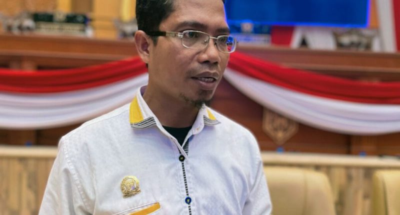 Ismail Serukan Guru Honorer di Samarinda Bergaji Standar UMK